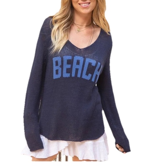 Knitted “Beach” lightweight sweater in block letters navy Vneck size Large - Picture 1 of 11
